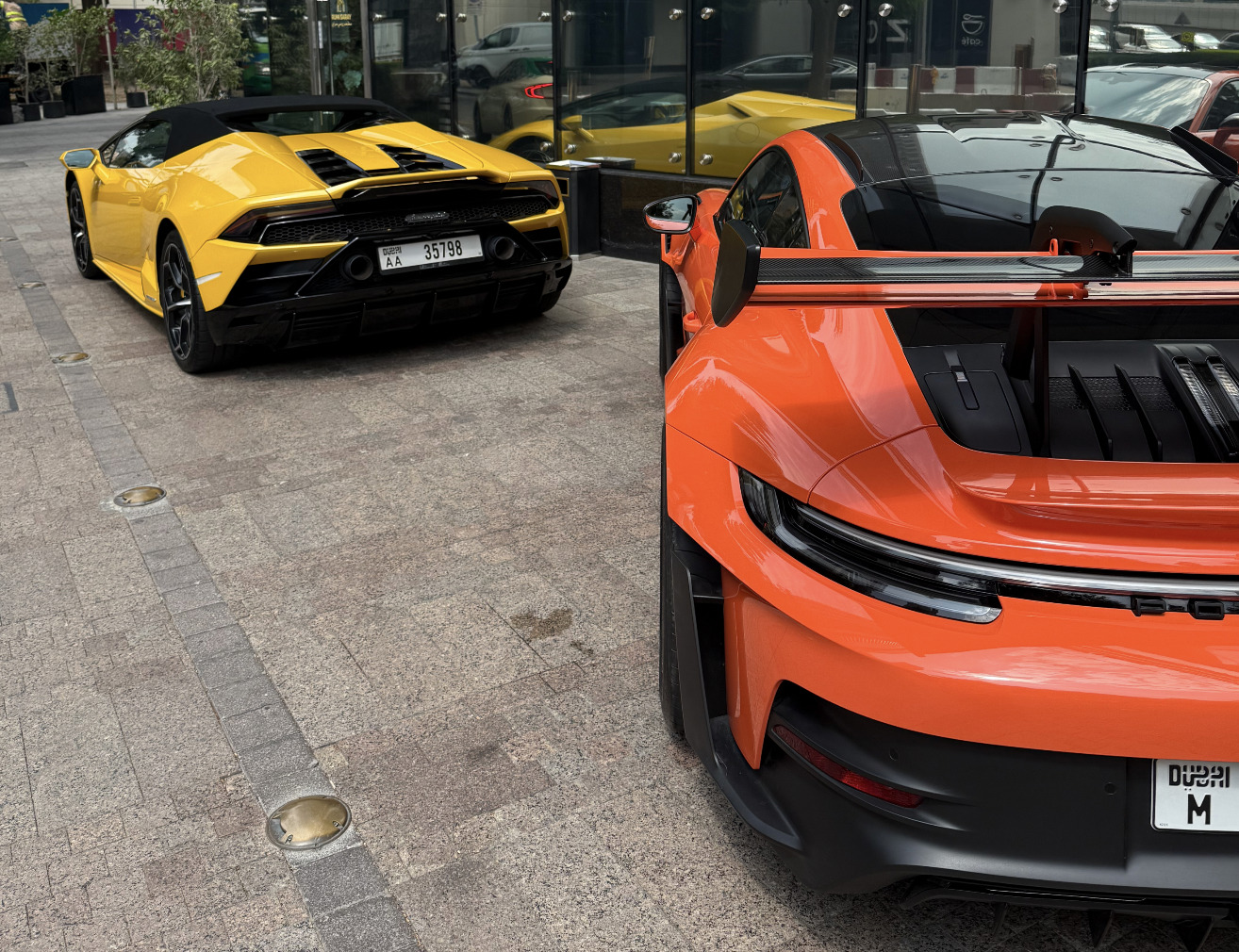 Как открыть компанию по Аренде люксовых авто в Дубае?