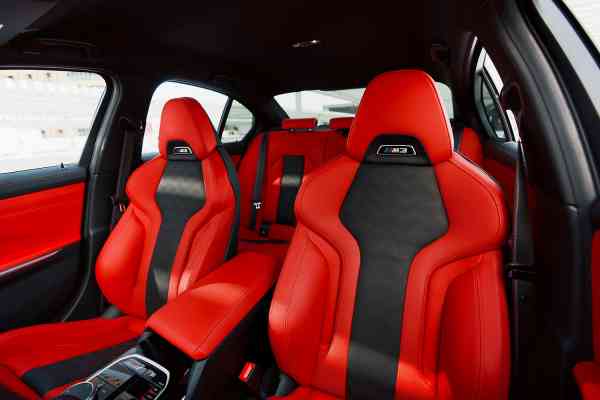 rent BMW 3 Series in Dubai