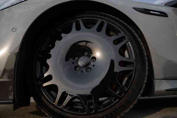 Мощный Mercedes-Benz AMG S63 Brabus 930 E- Performance доступен в аренду в Дубае