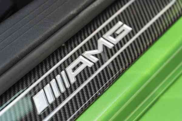 Зеленый Мерседес Бенз ГТ доступен в Аренде