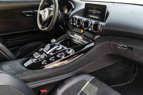 Зеленый Мерседес Бенз ГТ доступен в Аренде