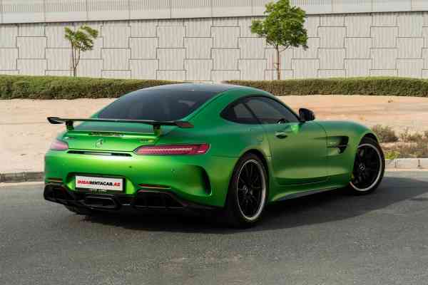 Зеленый Мерседес Бенз ГТ доступен в Аренде