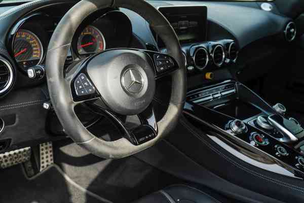 Зеленый Мерседес Бенз ГТ доступен в Аренде