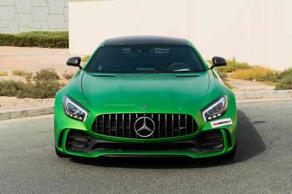 Зеленый Мерседес Бенз ГТ доступен в Аренде
