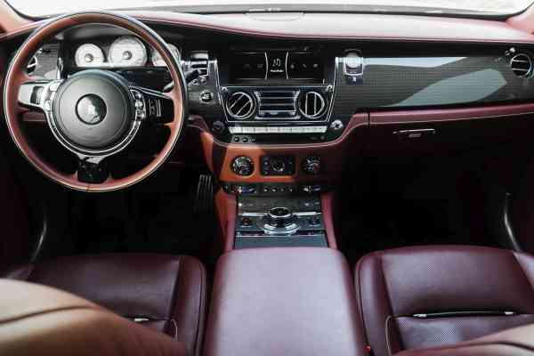 Rolls Royce Wraith is ready for your journey