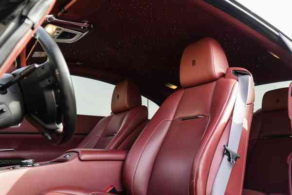 Rolls Royce Wraith is ready for your journey