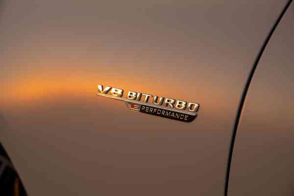 Арендовать уникальный Mercedes-Benz S63 Edition 1 в Дубае