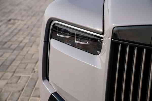 Аренда Rolls Royce Cullinan Black Badge в Дубае