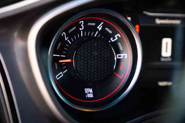 Додж Челленджер доступен для аренды в Дубае