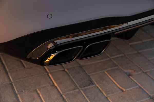 Арендовать уникальный Mercedes-Benz S63 Edition 1 в Дубае