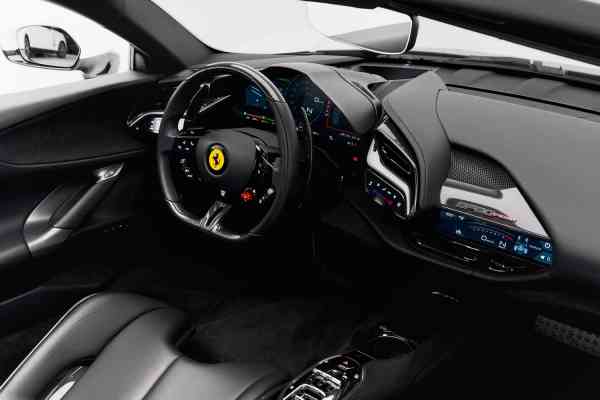 Аренда Феррари SF90 Spider в Дубае