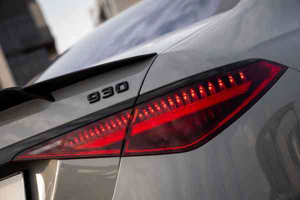 Мощный Mercedes-Benz AMG S63 Brabus 930 E- Performance доступен в аренду в Дубае