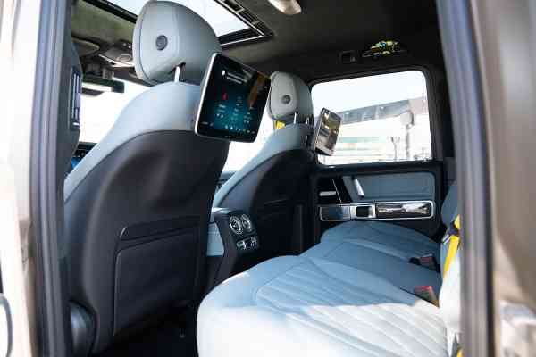 Совершенно новая модель G63 Brown 2025 года доступна в аренду в Дубае