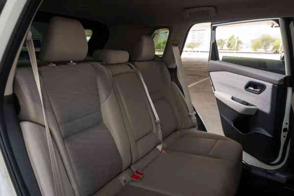 rent Nissan Kicks in Dubai