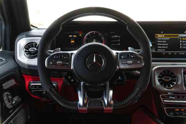 Красный Гелик доступен в аренде