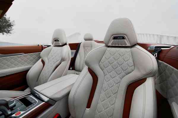 Кабриолет BMW M8 Competition доступен в аренду в Дубае