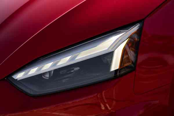 Аренда красного кабриолета Audi A5 в Дубае