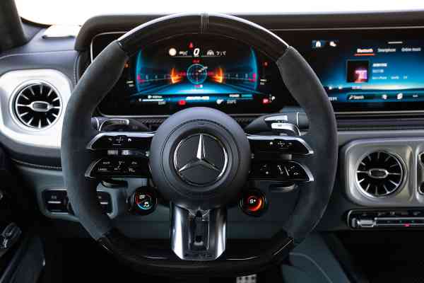 Совершенно новая модель G63 Brown 2025 года доступна в аренду в Дубае