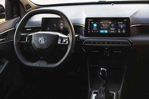 Rent MG 3 in Dubai