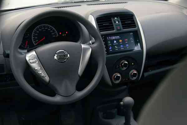 rent Nissan Sunny