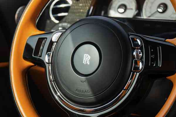 Rolls Royce Dawn for rent