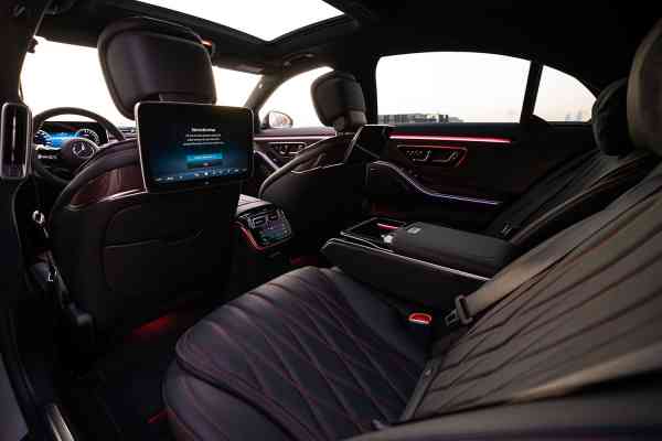 Арендовать уникальный Mercedes-Benz S63 Edition 1 в Дубае