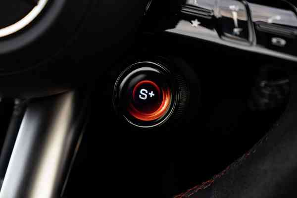 Мощный Mercedes-Benz AMG S63 Brabus 930 E- Performance доступен в аренду в Дубае