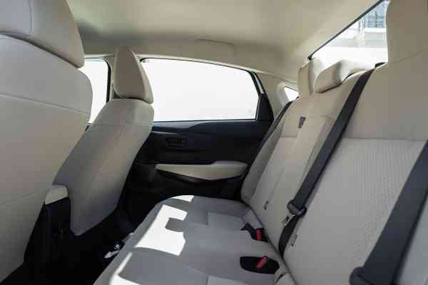 rent Toyota Yaris