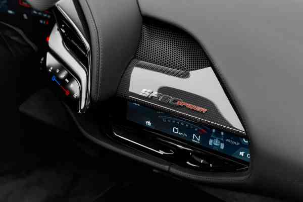 Аренда Феррари SF90 Spider в Дубае