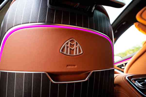 Роскошный Mercedes-Benz Maybach S680 2023 года доступен в аренду в Дубае