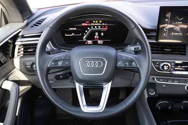 Аренда красного кабриолета Audi A5 в Дубае