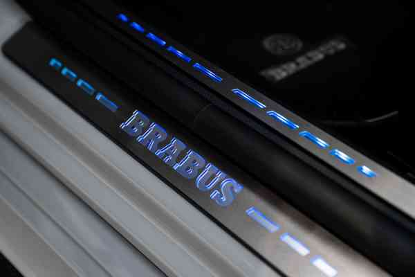 Мощный Mercedes-Benz AMG S63 Brabus 930 E- Performance доступен в аренду в Дубае