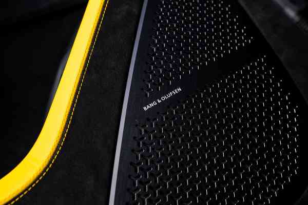 Lamborghini Urus Perfomante можно арендовать в Дубае