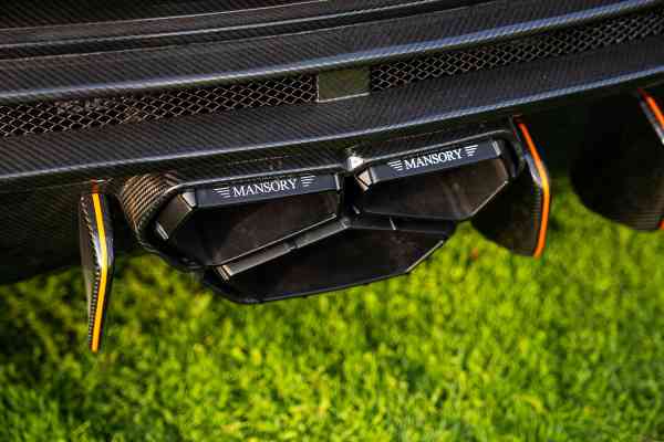 Lamborghini Urus rental in Dubai