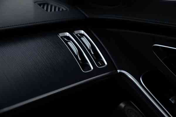 hire Mercedes-Benz S-Class