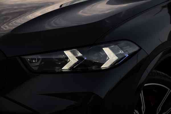 Rent Brand new black BMW X5 in Dubai