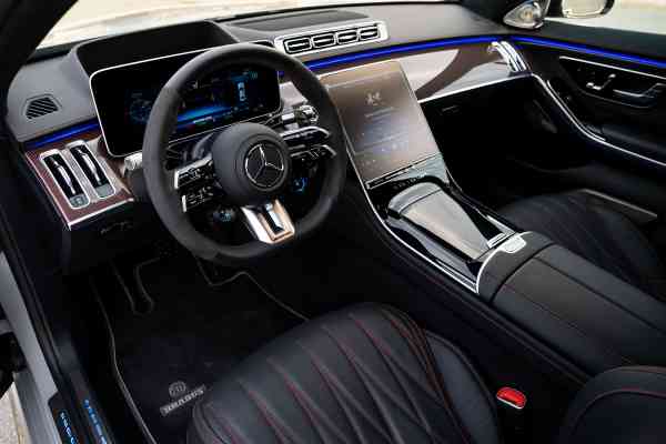 Мощный Mercedes-Benz AMG S63 Brabus 930 E- Performance доступен в аренду в Дубае