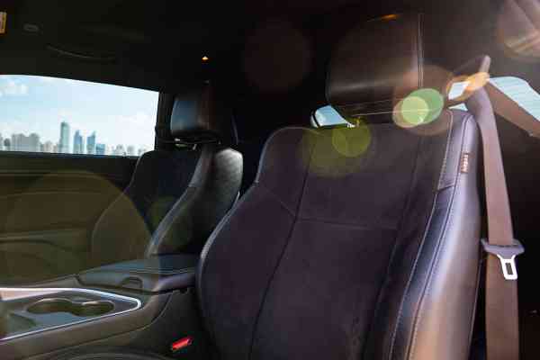 Додж Челленджер доступен для аренды в Дубае