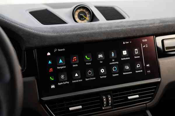 Аренда серебристого Porsche Turbo GT в Дубае