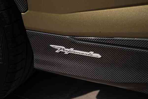 Lamborghini Urus Perfomante можно арендовать в Дубае