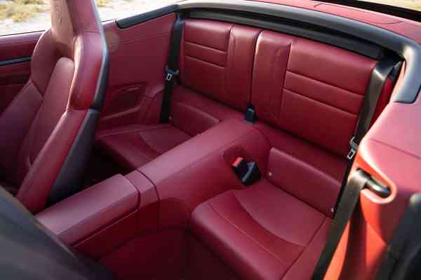 hire Porsche 911 in Dubai