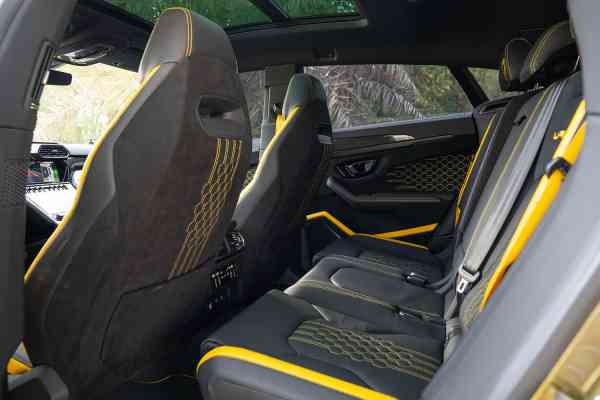 Lamborghini Urus Perfomante можно арендовать в Дубае