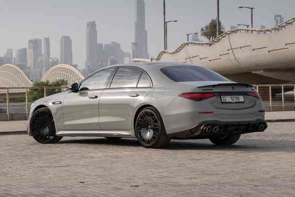 Мощный Mercedes-Benz AMG S63 Brabus 930 E- Performance доступен в аренду в Дубае