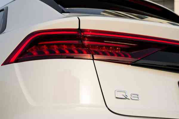 Rent White brand new Audi Q8 2021 model, REF-32 in Dubai