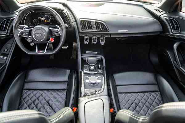 Rent Red Audi R8 Spyder in Dubai