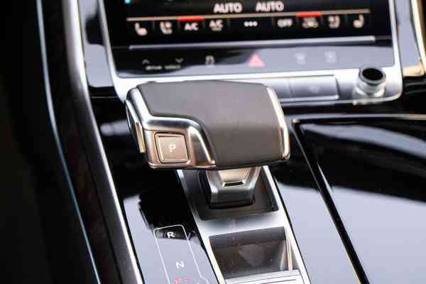 Rent White brand new Audi Q8 2021 model, REF-32 in Dubai