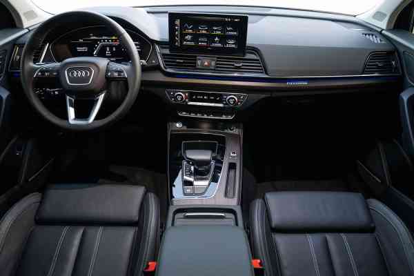 Rent Comfortable Black Audi Q5 in Dubai