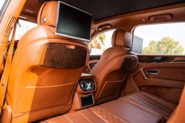 Аренда Бентли Бентейга 2020 года в Дубае, REF-151