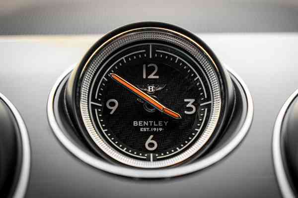 Аренда Бентли Бентейга 2020 года в Дубае, REF-91