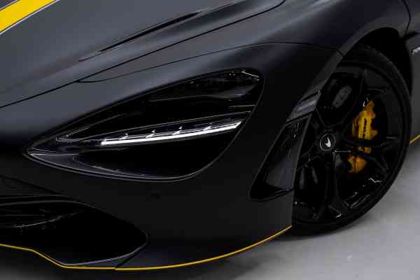 Black Mclaren 720 S available for rent in Dubai